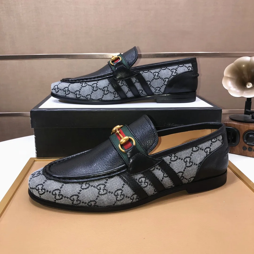Men's shoes 💰600💰 Brand: GUCCI (Gucci) Standard size: Men's size 38/44 (45 can be customized) Grade: Same as the official website Original quality Material: Original cowhide Water-dyed cowhide lining Original rubber outsole Style category: Men's fashionable casual leather shoes Distinguished big-name luxury elements Top luxury Color: Actual picture